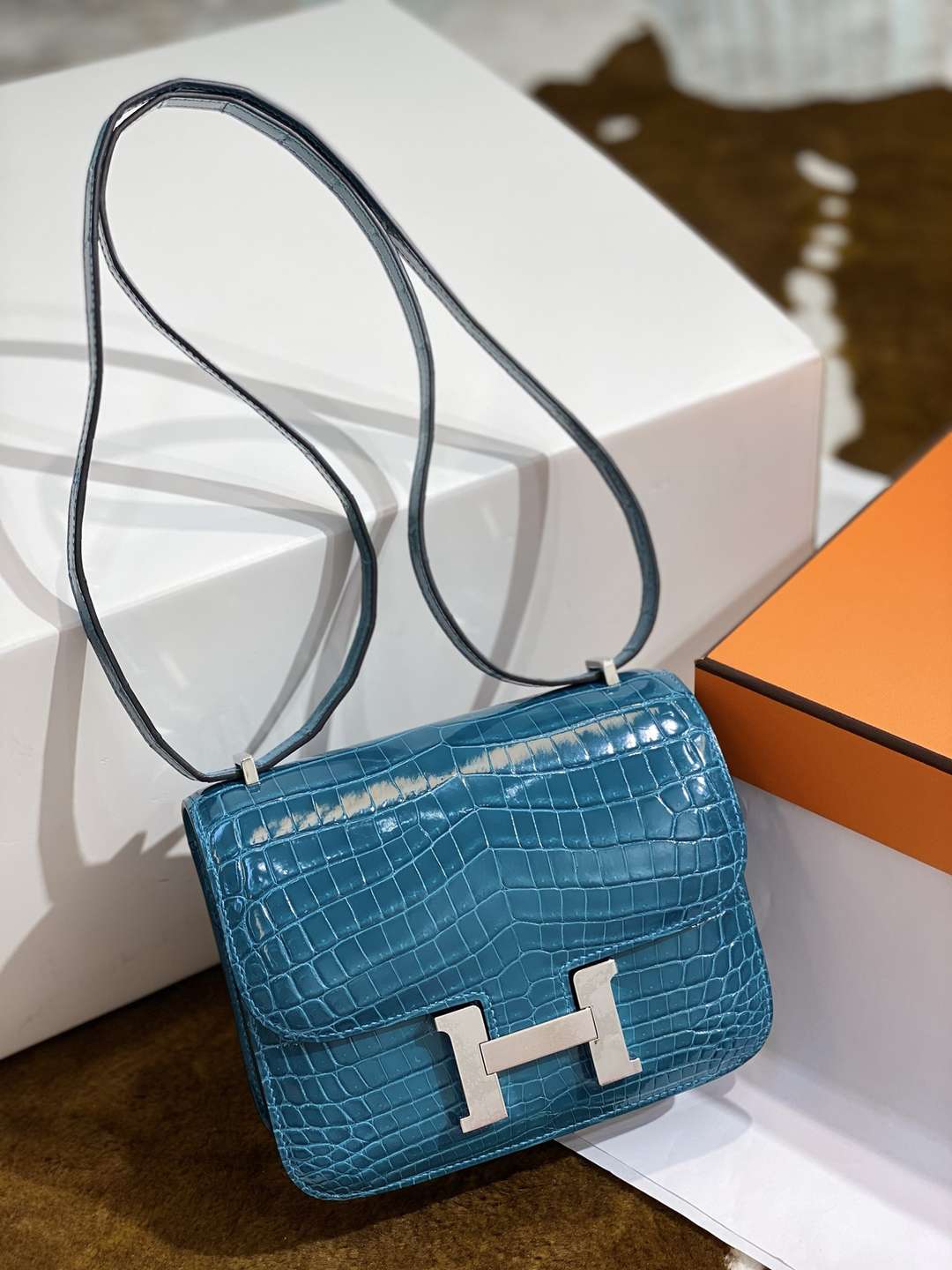 Hermes Constance 19 Shinny Niloticus Crocodile 7W Blue izmir PHD